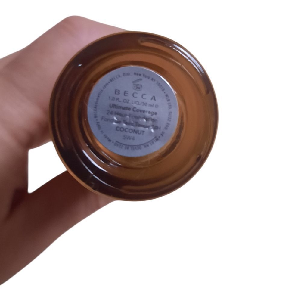 BECCA Ultimate Coverage Foundation - Rich Brown COCONUT - Picture 3 of 4